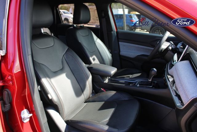 Used 2023 Jeep Compass Latitude image 11