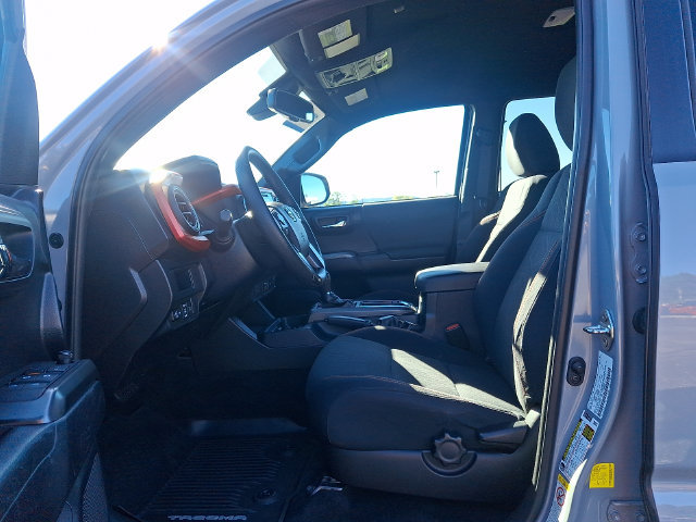 Used 2019 Toyota Tacoma TRD Off-Road AWD/4WD image 14
