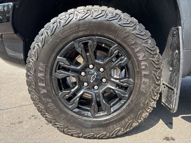 Used 2022 Chevrolet Silverado 1500 ZR2 w/ Technology Package image 10