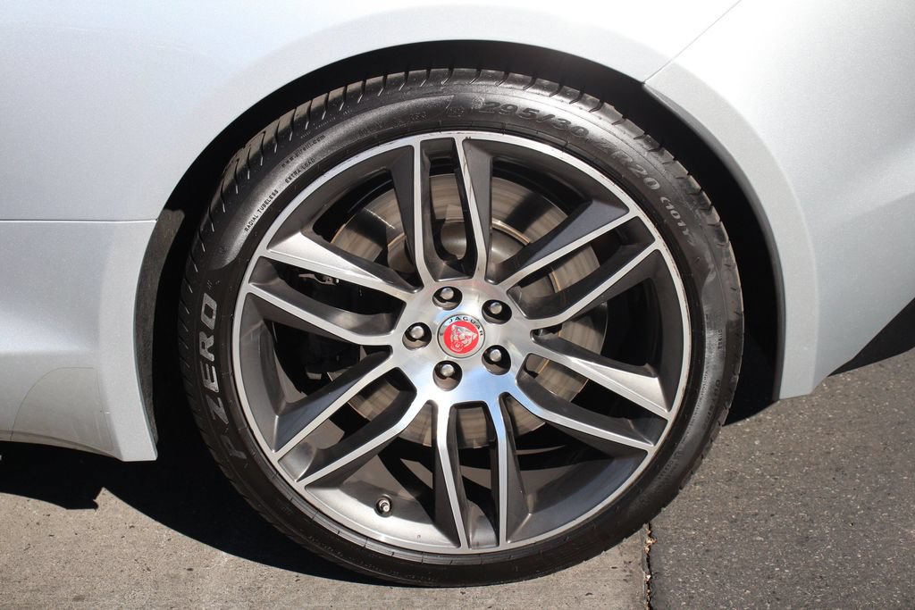 Used 2022 Jaguar F-TYPE Coupe RWD image 14