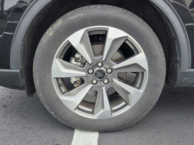 Certified 2025 Ford Escape Platinum AWD/4WD image 31