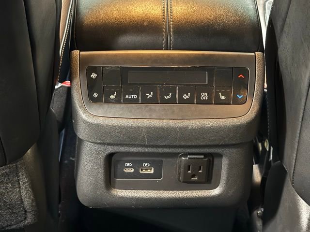 Used 2022 Nissan Pathfinder Platinum w/ Cargo Package image 38