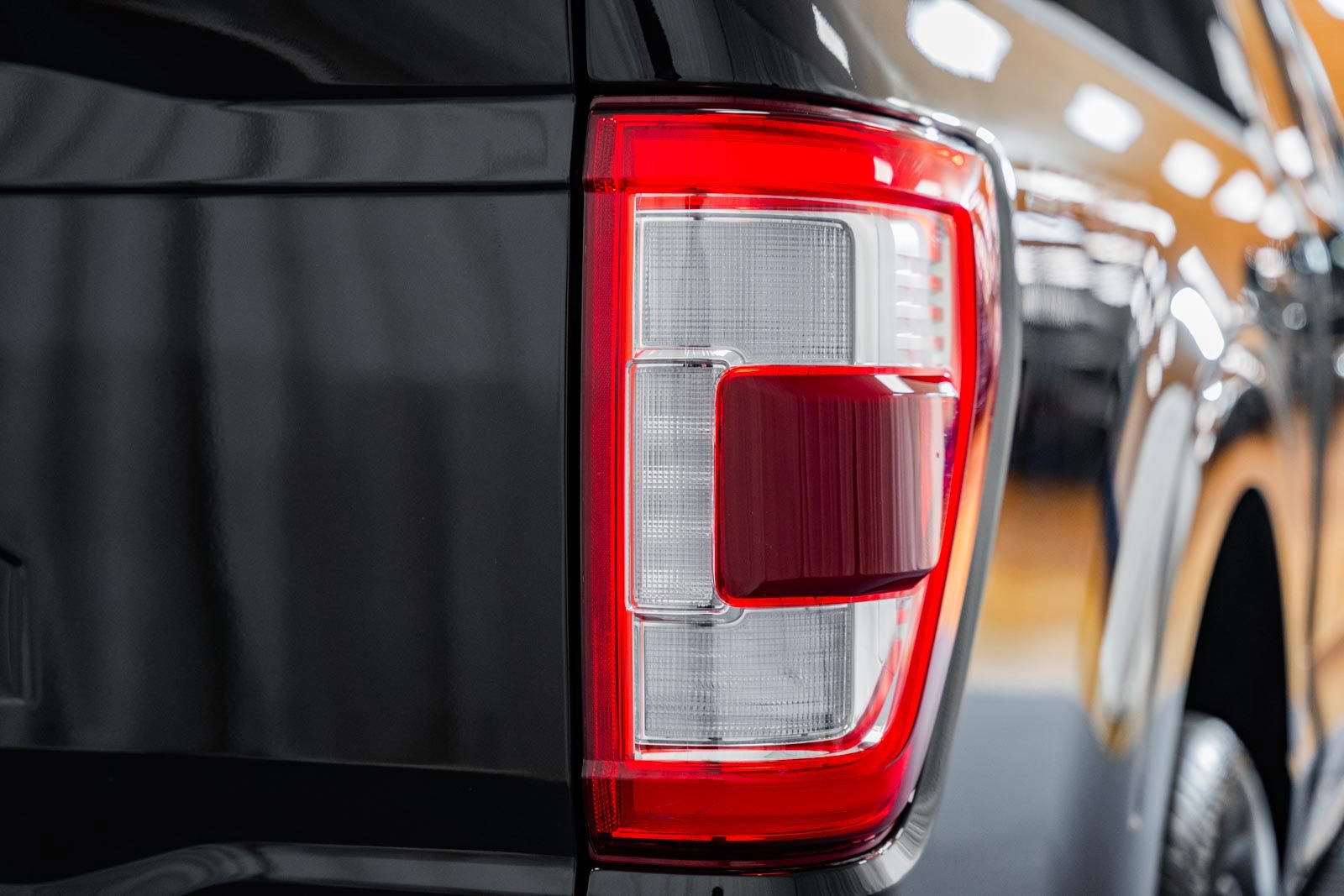 Certified 2023 Ford F150 Lariat w/ Equipment Group 502A High image 19