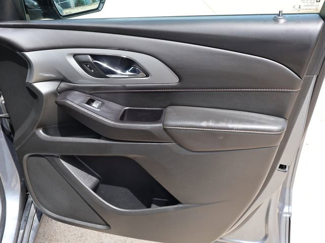 Used 2020 Chevrolet Traverse LT image 20