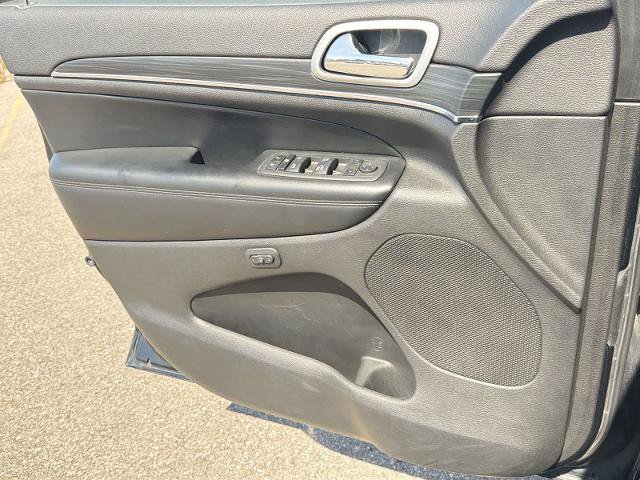 Used 2022 Jeep Grand Cherokee Limited AWD/4WD image 29