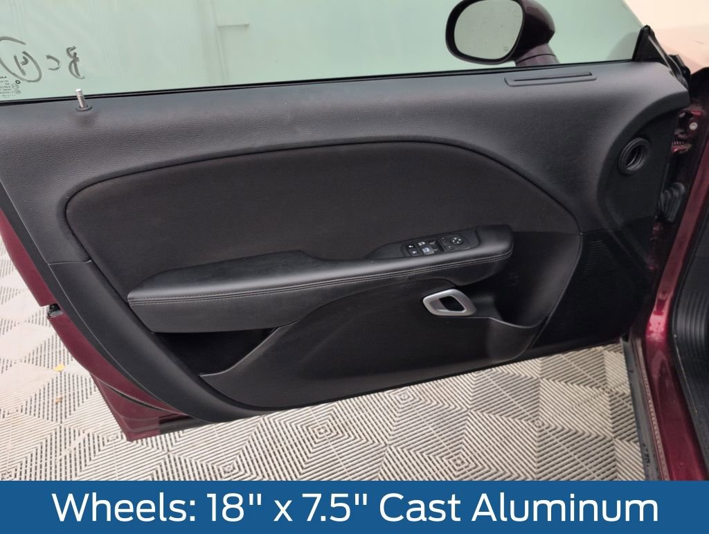 Used 2022 Dodge Challenger SXT image 38