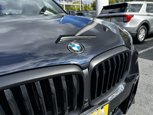 Used 2024 BMW X5 xDrive40i w/ M Sport Package AWD/4WD image 10