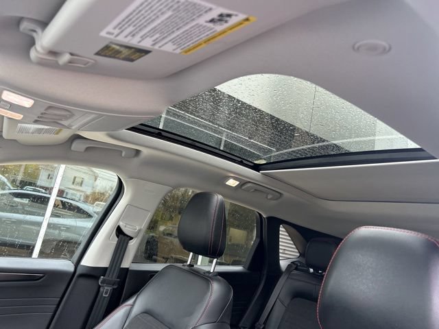 Certified 2022 Ford Escape SEL w/ SEL Stealth AWD Package image 25