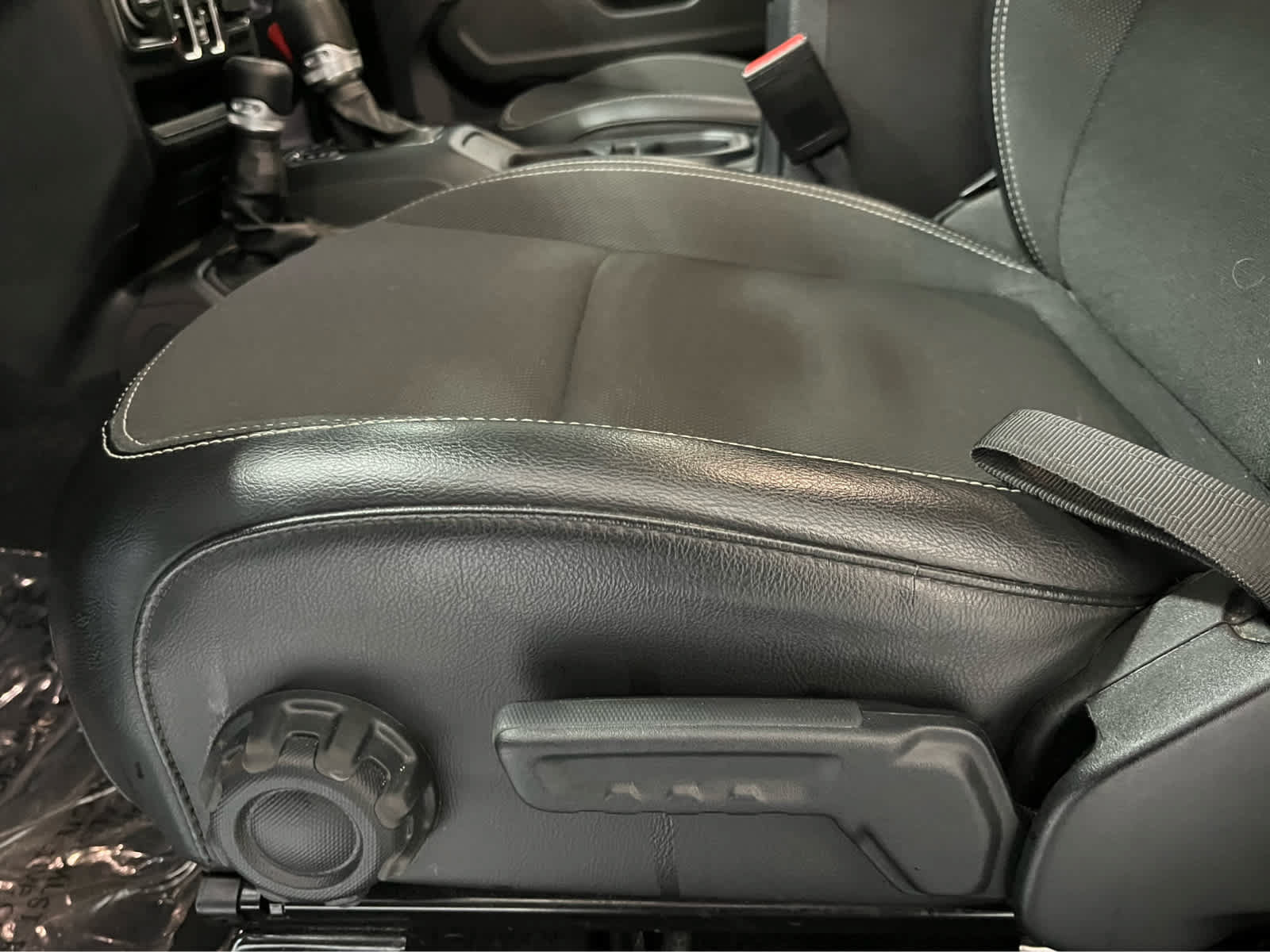 Used 2023 Jeep Wrangler Unlimited Sport AWD/4WD image 19