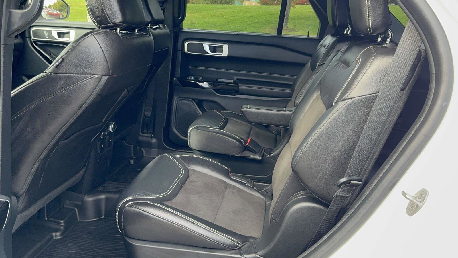 Certified 2022 Ford Explorer ST w/ ST Street Pack image 13