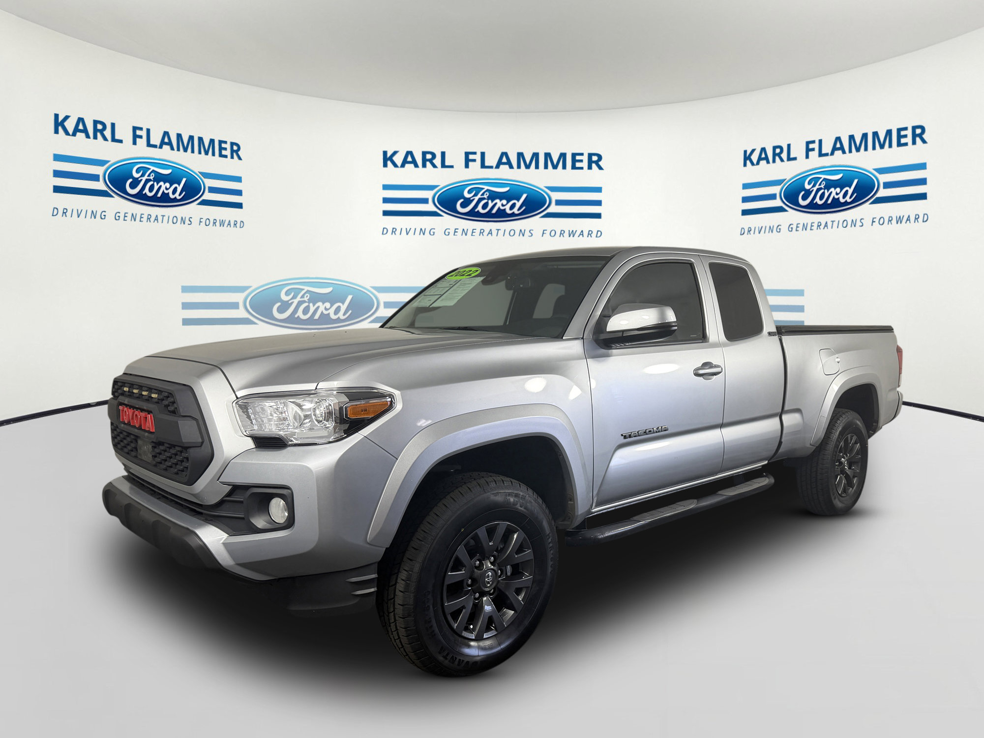 Used 2022 Toyota Tacoma SR5 w/ Technology Package RWD image 7