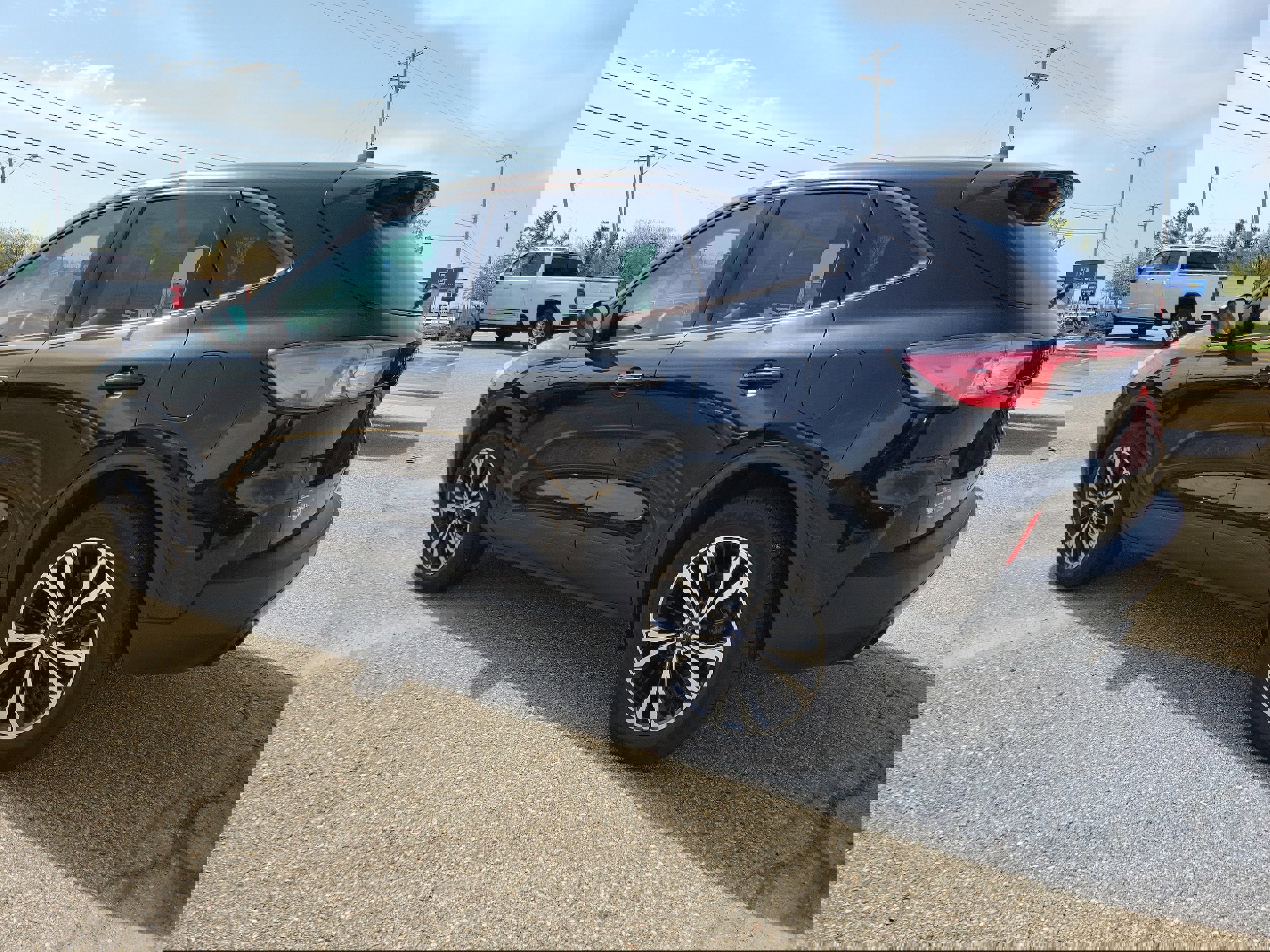 Certified 2022 Ford Escape SE w/ SE Sport Appearance Package AWD/4WD image 2