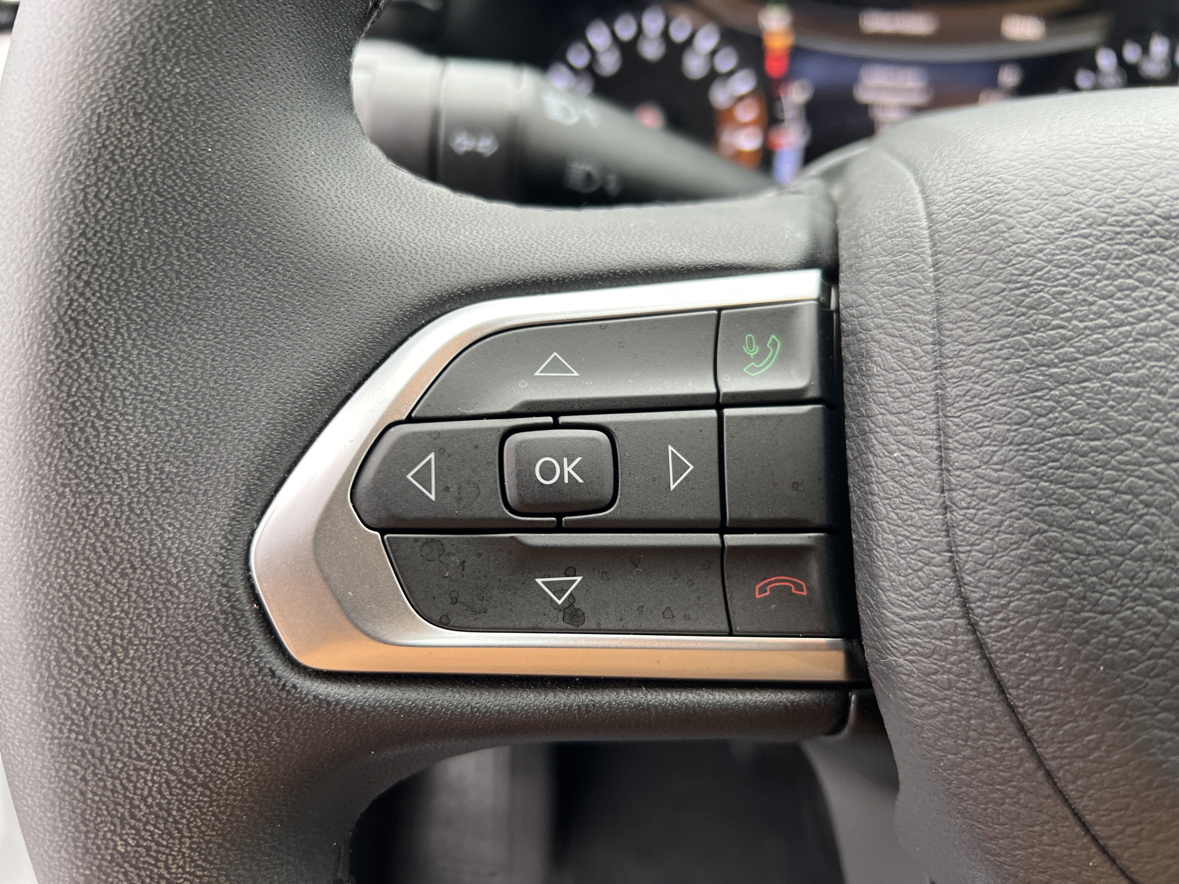 Used 2024 Jeep Compass Latitude image 28