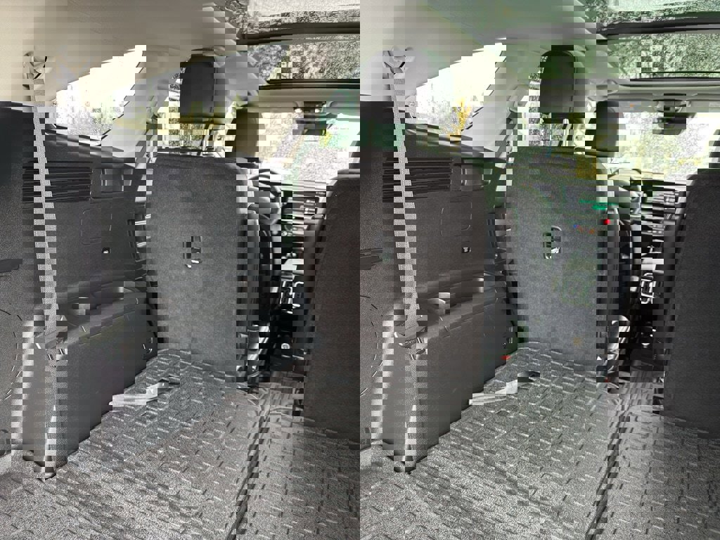 Used 2025 Kia Sorento SX image 9