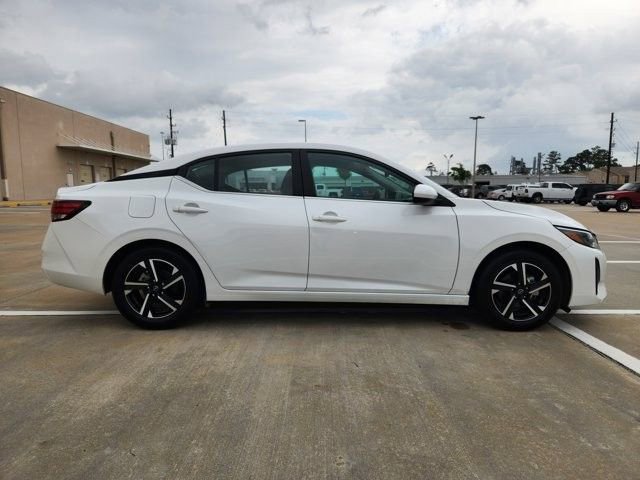 Used 2024 Nissan Sentra SV image 2