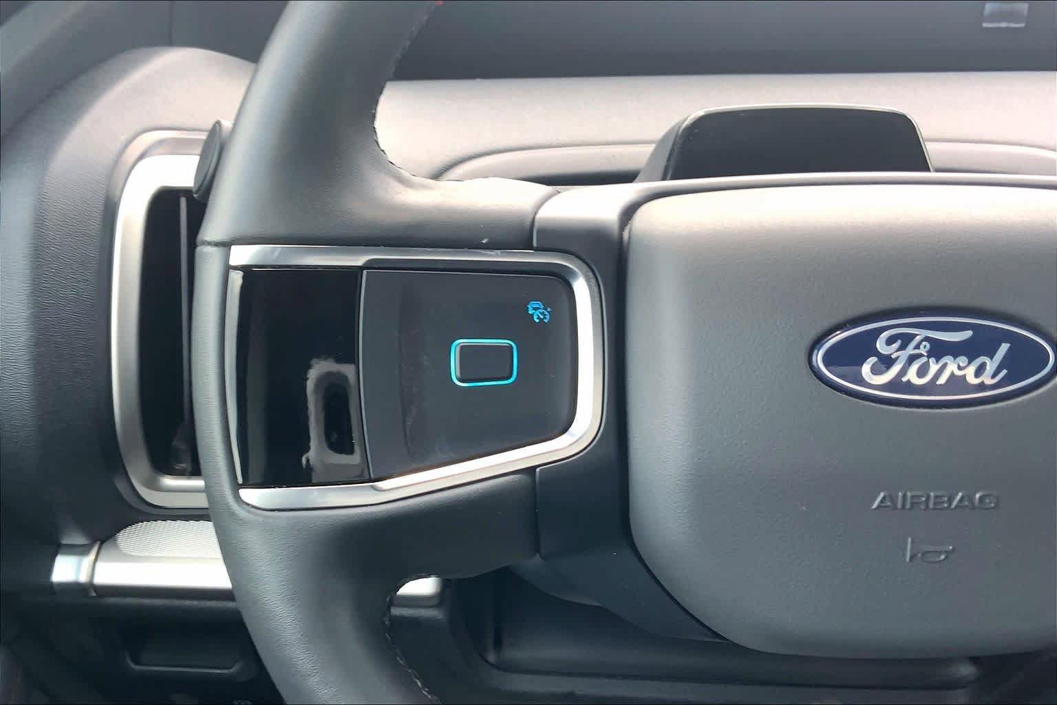 Certified 2025 Ford Expedition Active RWD image 24