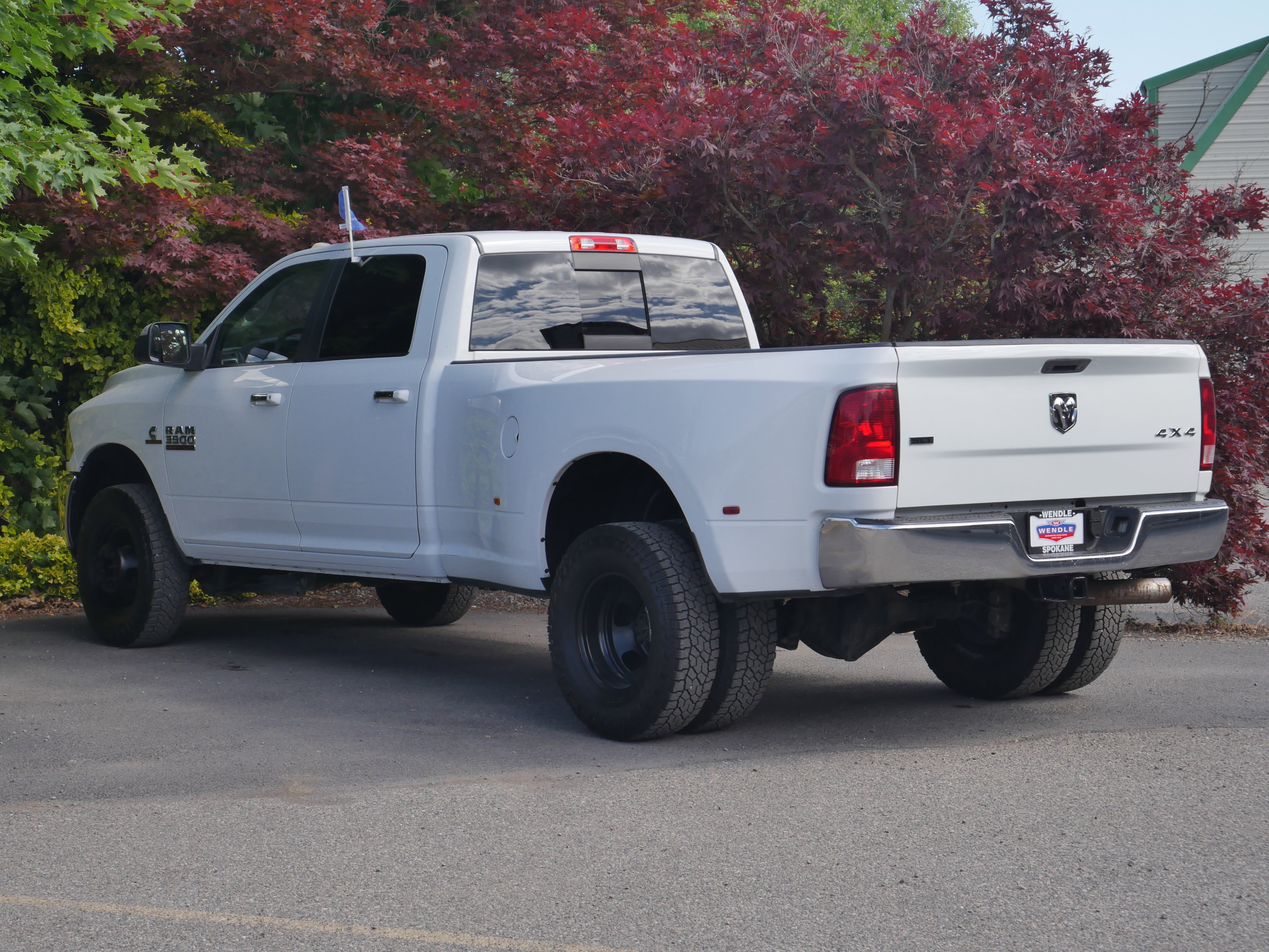 Used 2018 RAM 3500 SLT AWD/4WD image 17