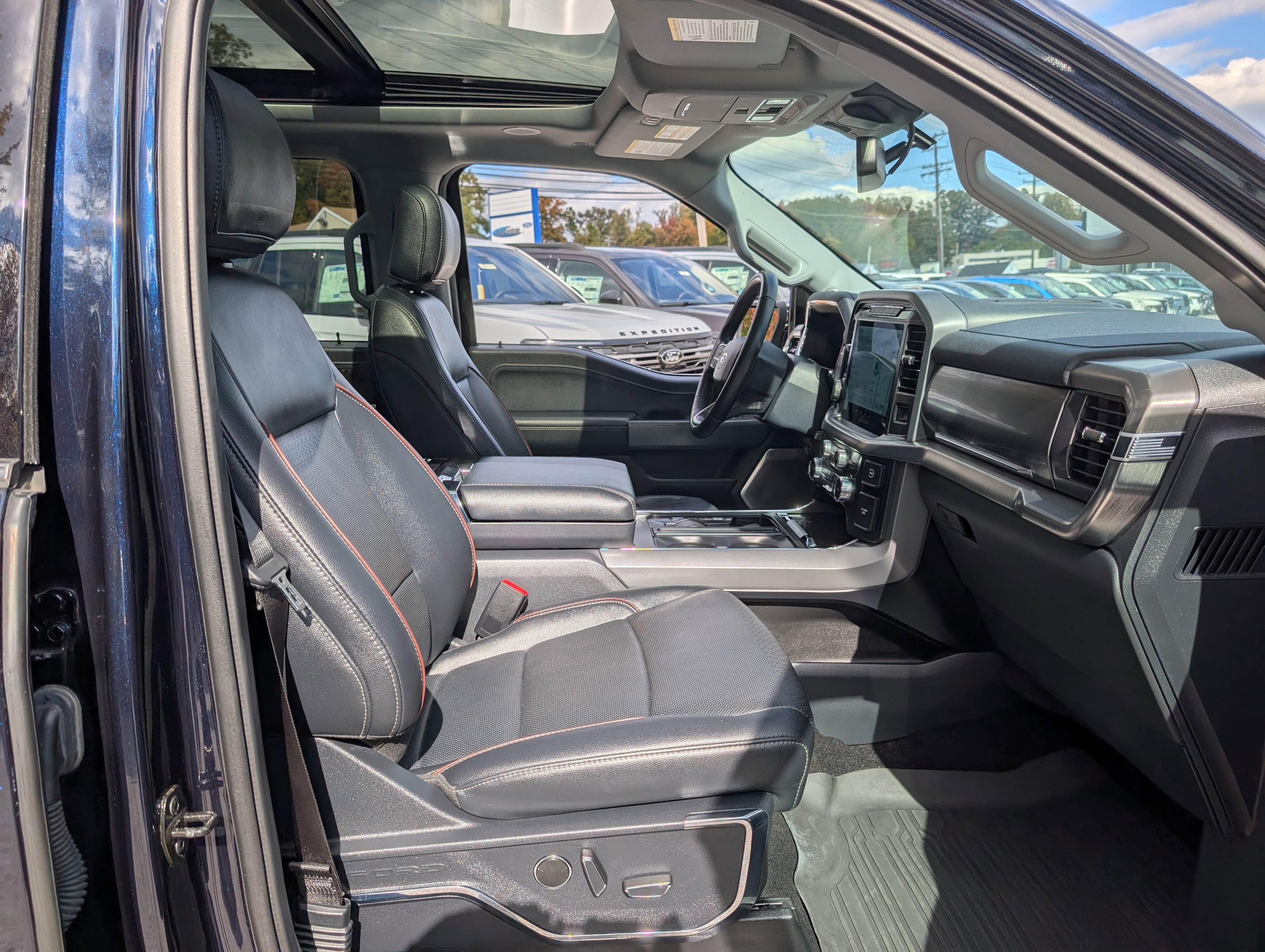 Certified 2022 Ford F150 Lariat w/ Equipment Group 502A High image 12