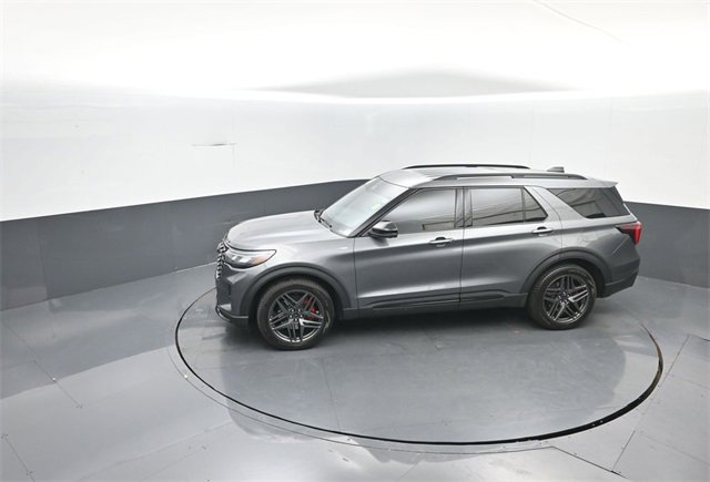 Certified 2025 Ford Explorer ST-Line w/ Premium Package image 22