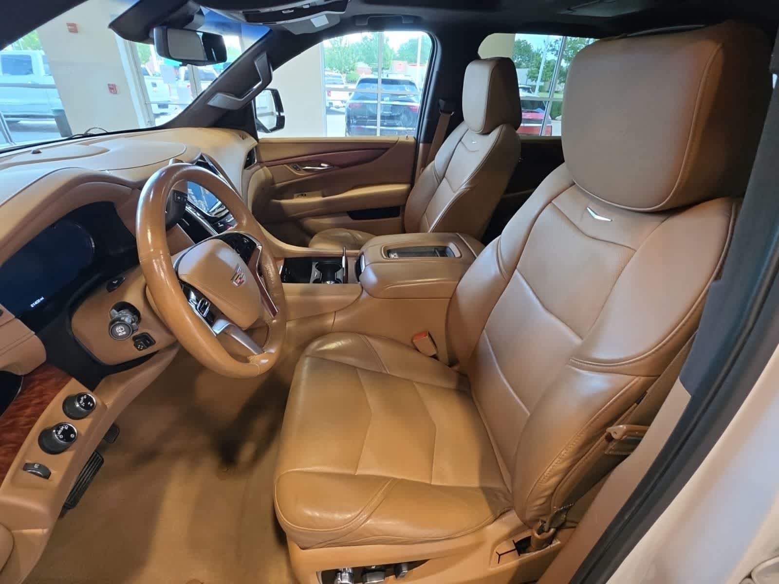 Used 2017 Cadillac Escalade Platinum AWD/4WD image 18
