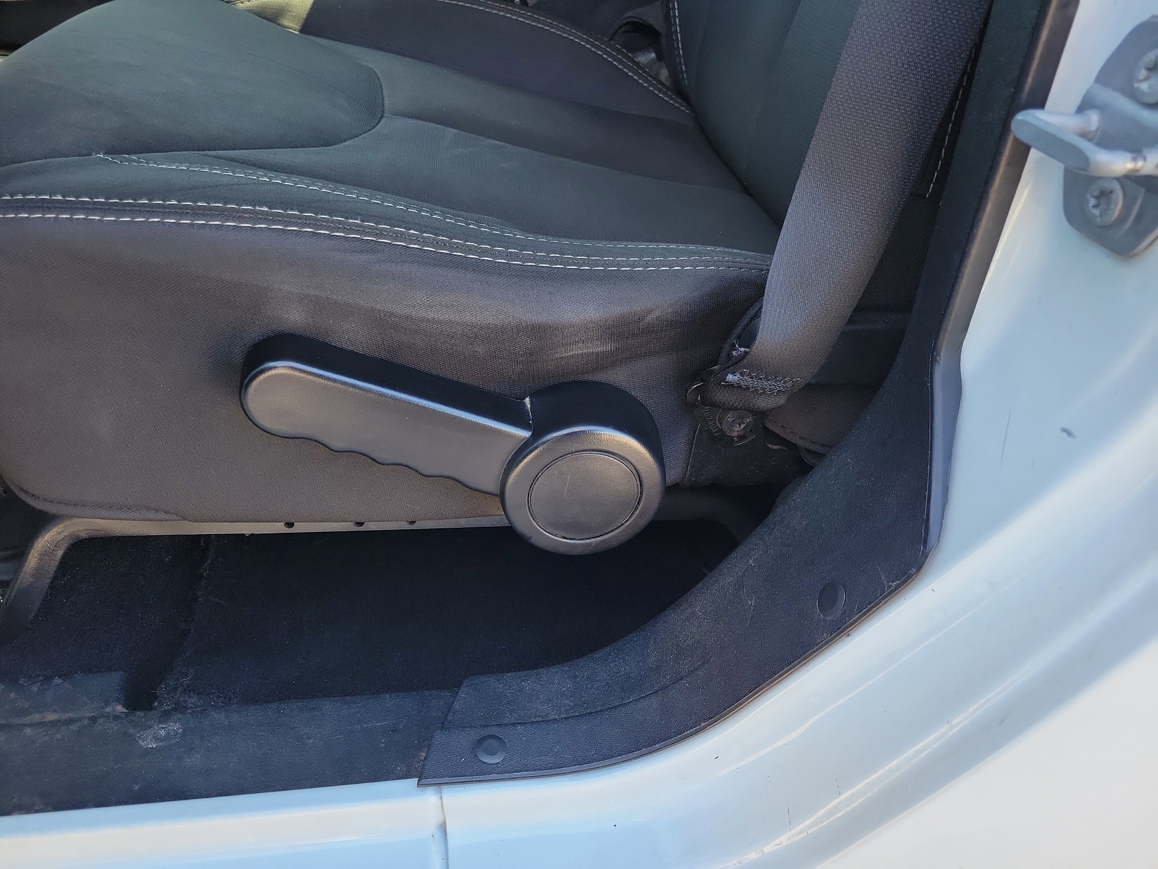 Used 2017 Jeep Wrangler Unlimited Sahara w/ Max Tow Package image 9