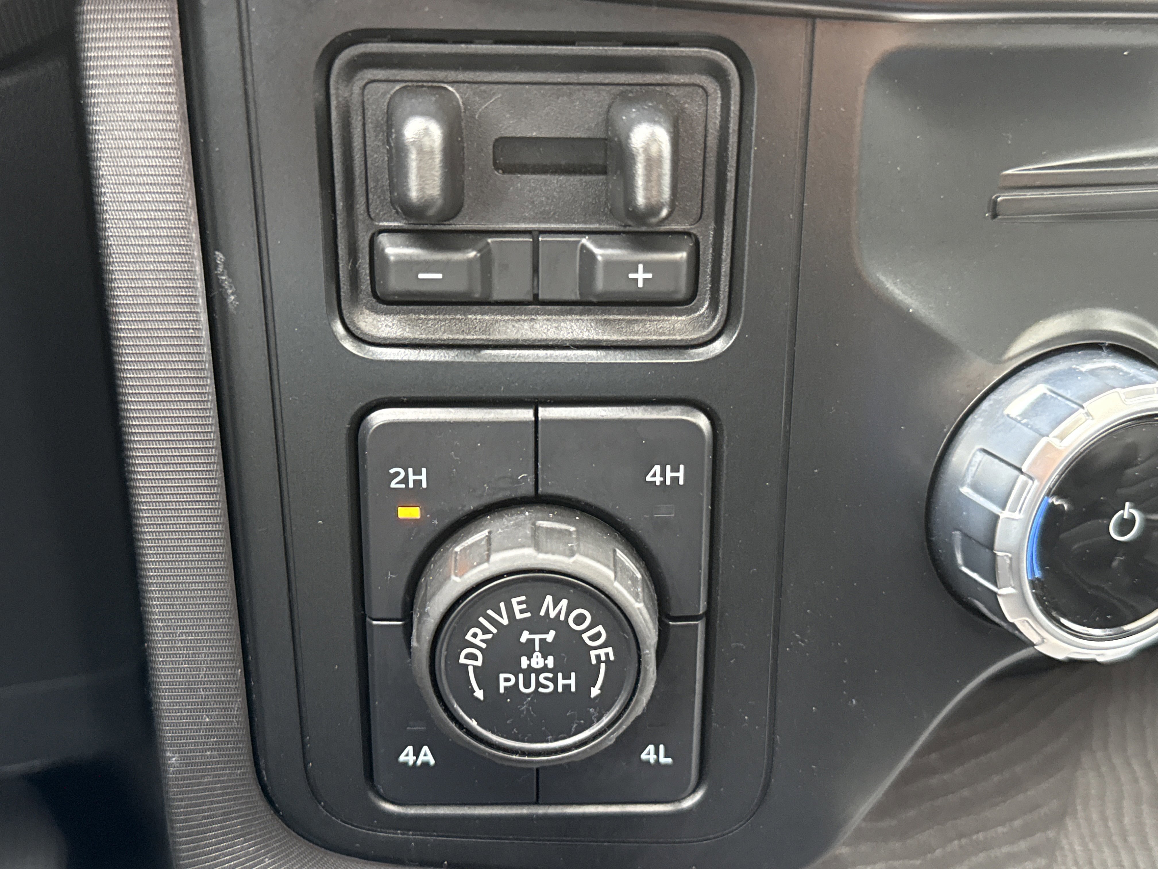 Certified 2023 Ford F150 Platinum w/ Equipment Group 701A High image 27