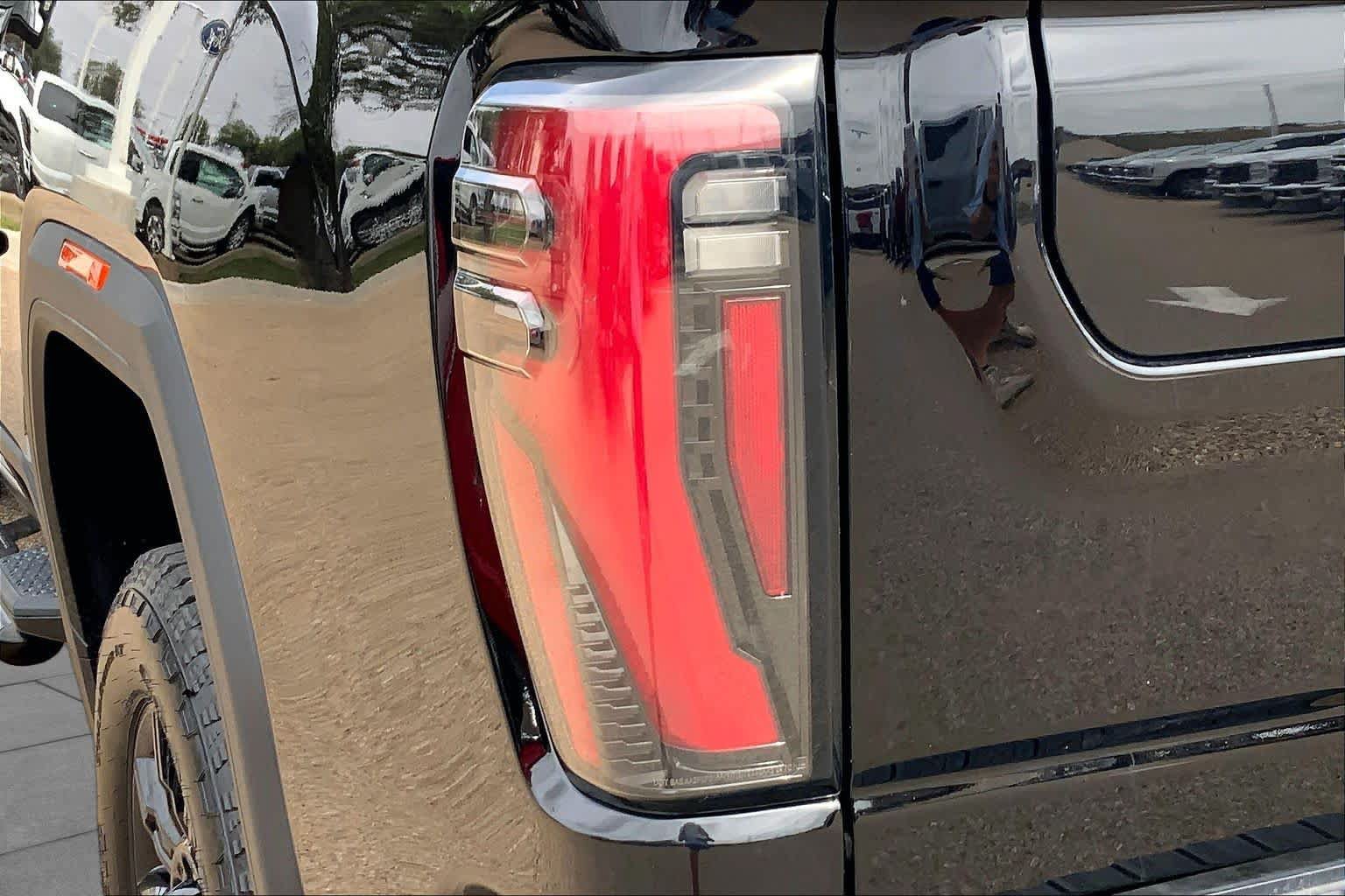 Used 2025 GMC Sierra 2500 AT4 AWD/4WD image 29