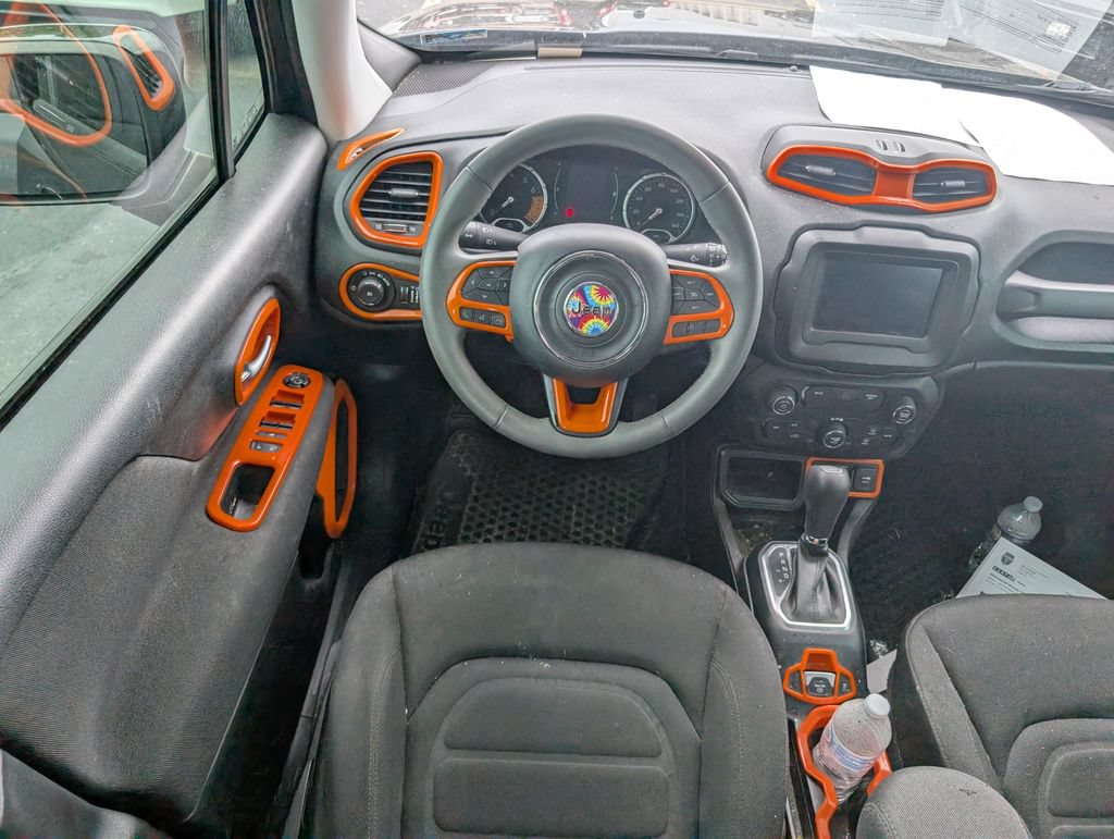 Used 2020 Jeep Renegade Latitude FWD image 8