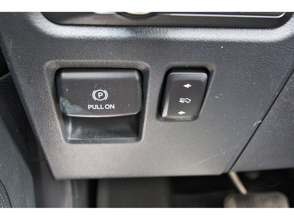 Certified 2022 Ford Expedition XLT RWD image 22