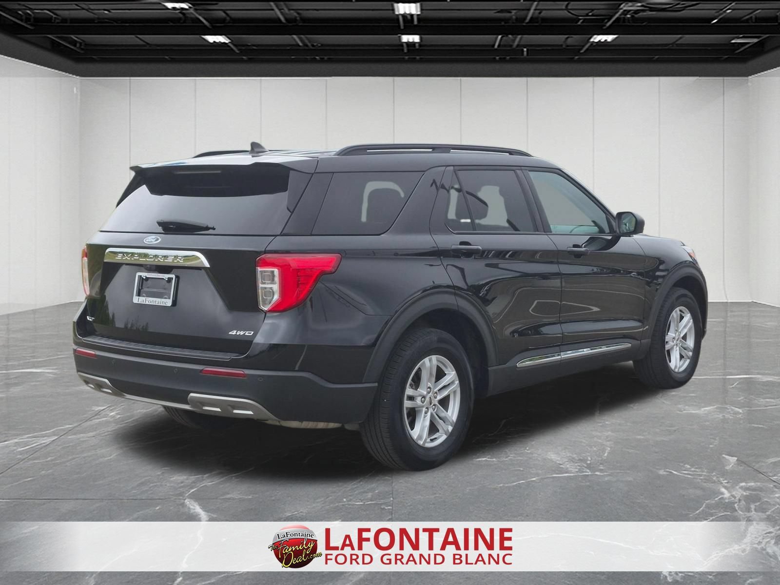 Certified 2024 Ford Explorer XLT w/ Equipment Group 202A AWD/4WD image 5