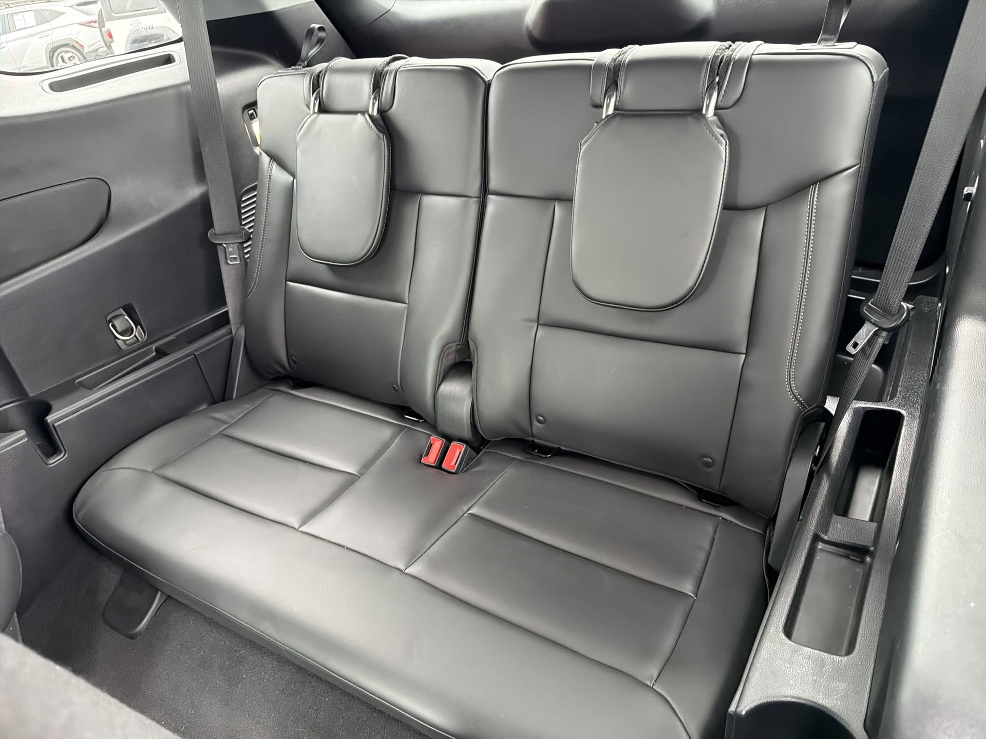 Certified 2022 Ford Explorer XLT w/ Equipment Group 202A image 31