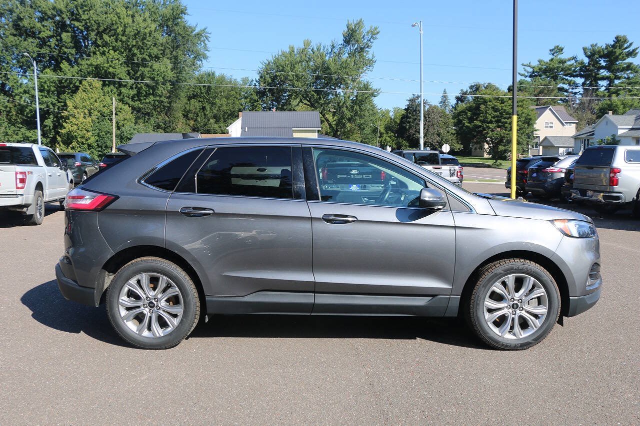 Certified 2024 Ford Edge Titanium AWD/4WD image 2
