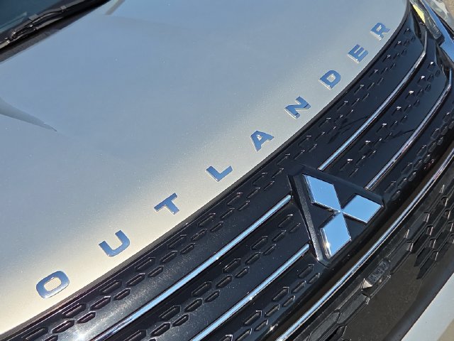 Used 2023 Mitsubishi Outlander SE AWD/4WD image 33