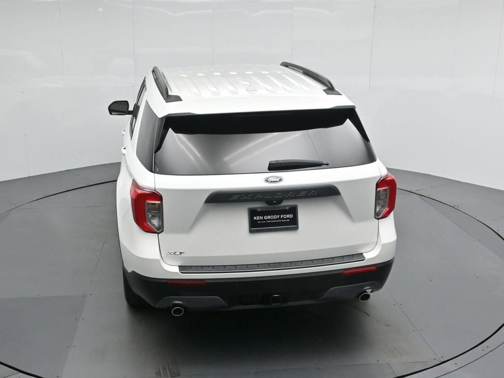 Certified 2023 Ford Explorer XLT w/ Equipment Group 202A RWD image 40