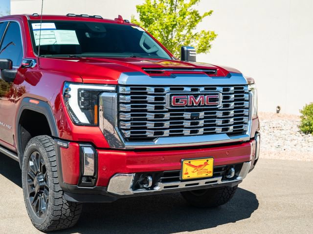 Used 2024 GMC Sierra 2500 Denali w/ Technology Package AWD/4WD image 2