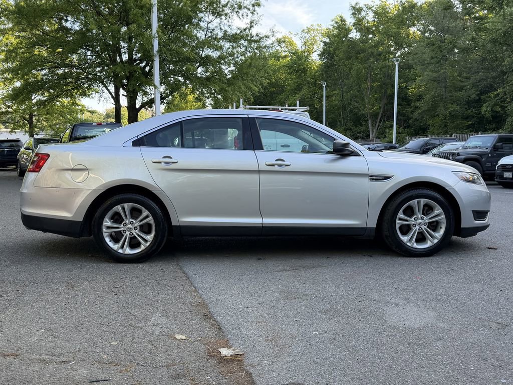 Certified 2019 Ford Taurus SE FWD image 8