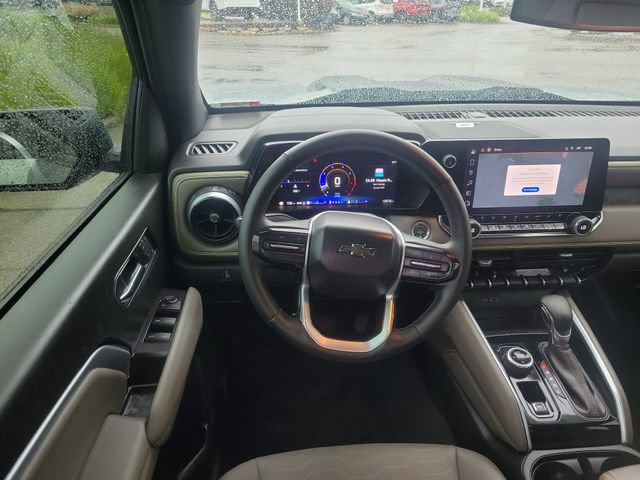 Used 2025 Chevrolet Colorado ZR2 w/ Technology Package AWD/4WD image 11