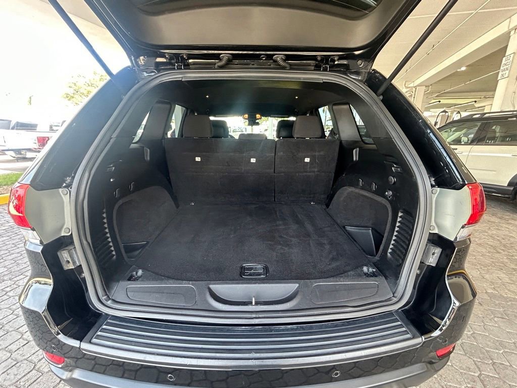 Used 2019 Jeep Grand Cherokee Laredo image 30