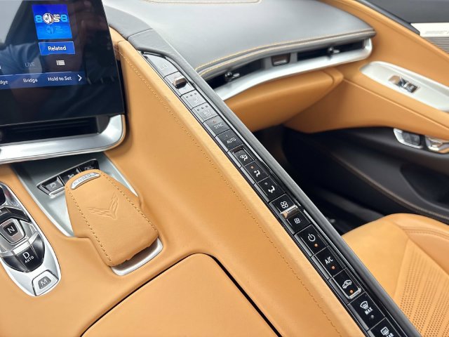 Used 2025 Chevrolet Corvette Stingray Premium Conv w/ Z51 Performance Package RWD image 30
