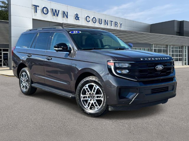 Certified 2025 Ford Expedition Active AWD/4WD image 1