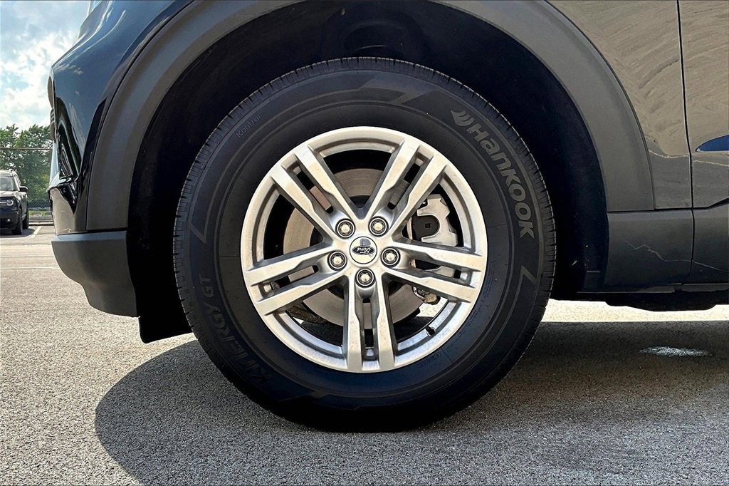 Certified 2022 Ford Explorer XLT w/ Class IV Trailer Tow Package image 9