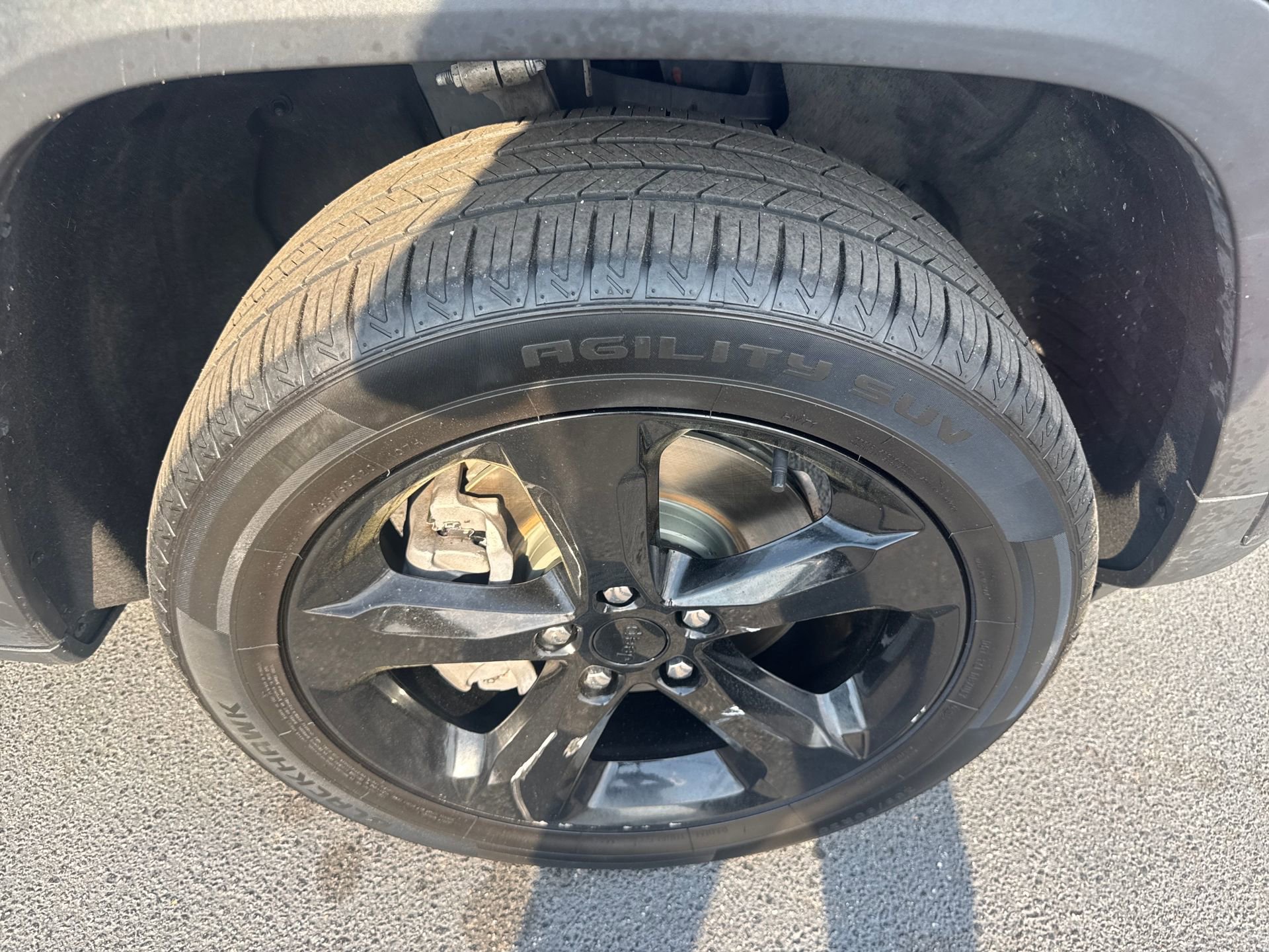 Used 2022 Jeep Grand Cherokee L Limited w/ Black Appearance Package image 5