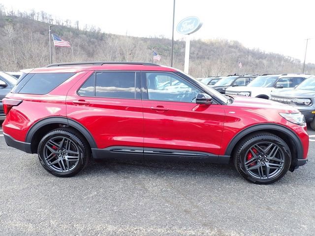 Certified 2025 Ford Explorer ST-Line w/ Premium Package image 2