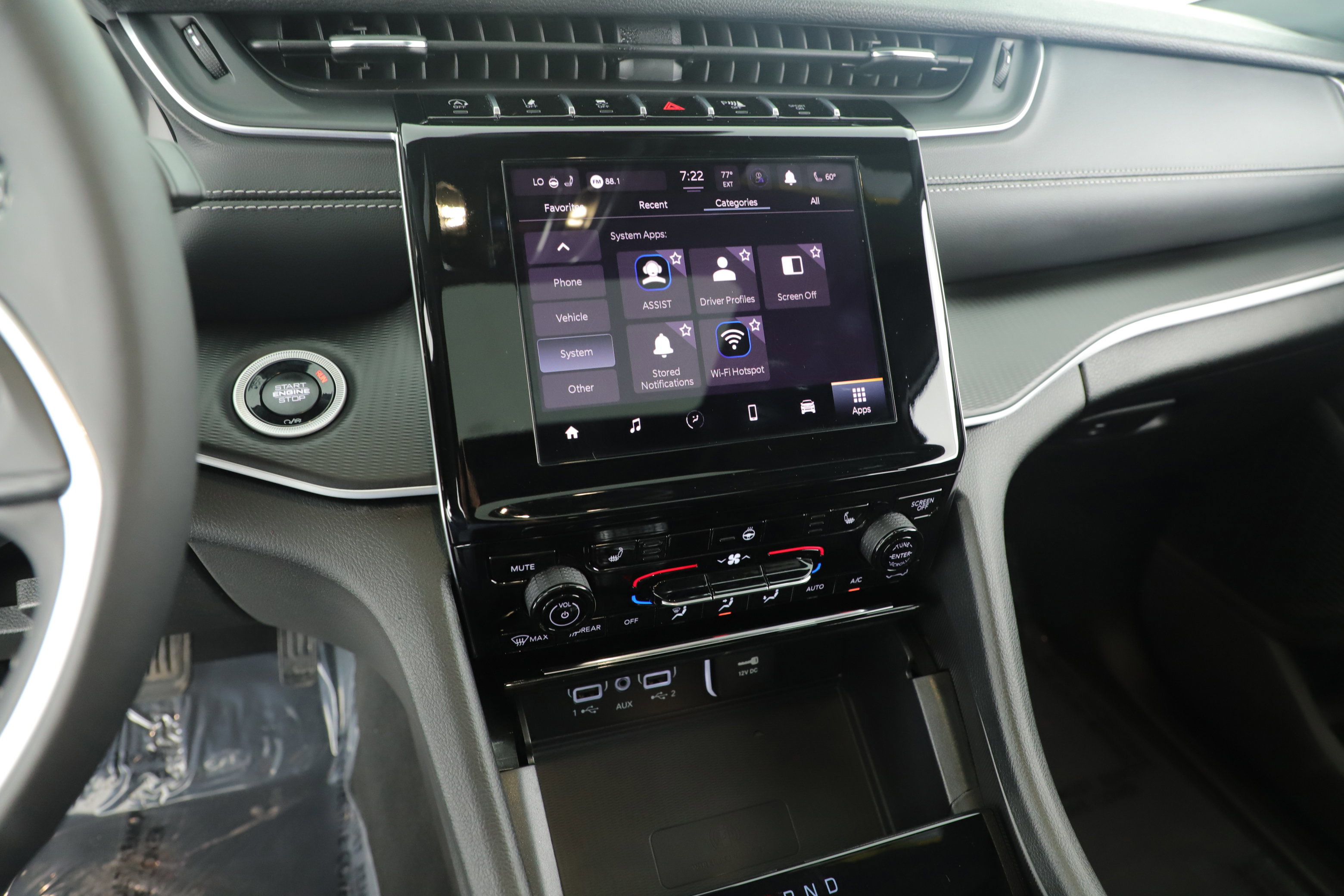 Used 2025 Jeep Grand Cherokee L Laredo w/ Luxury Tech Group I image 13