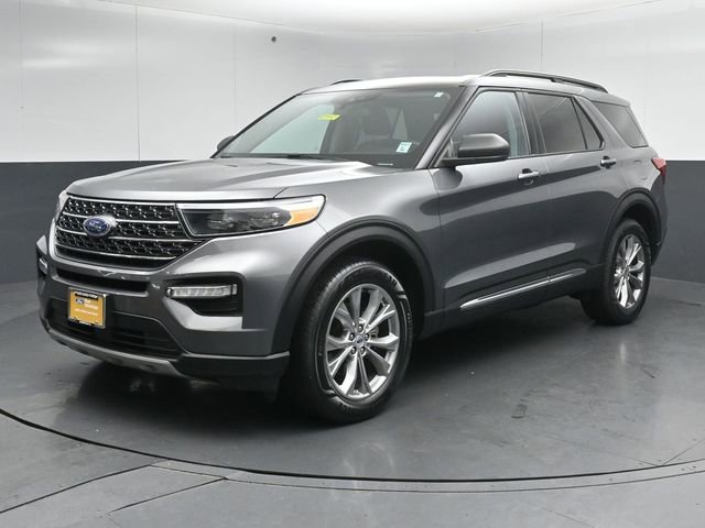 Certified 2023 Ford Explorer XLT w/ Equipment Group 202A AWD/4WD image 3