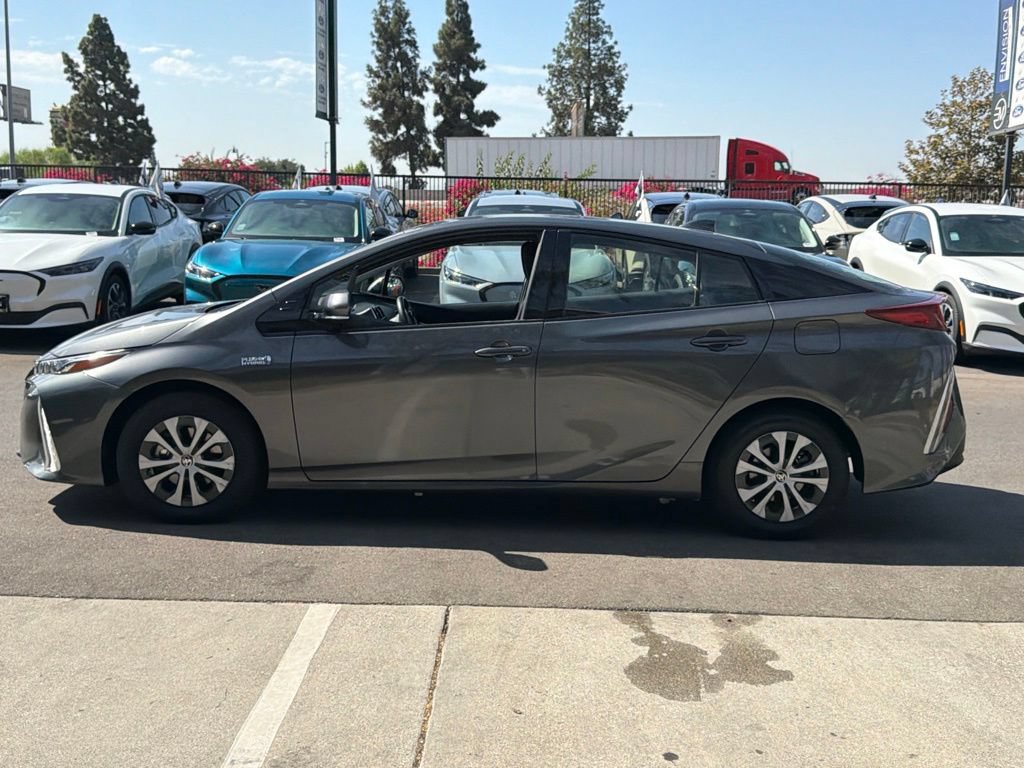 Used 2020 Toyota Prius Prime LE FWD image 7