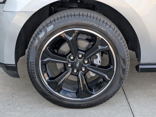 Certified 2024 Ford Expedition Limited image 11