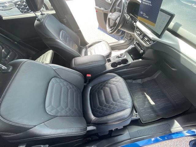 Certified 2023 Ford Escape SE w/ PHEV Premium Package FWD image 13
