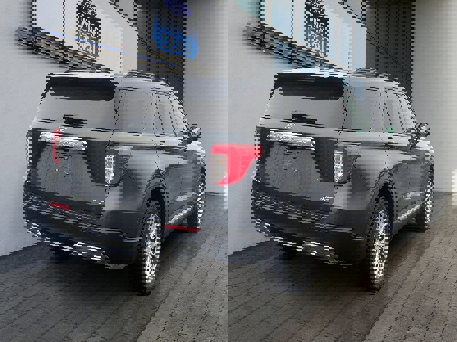 Certified 2023 Ford Explorer XLT w/ Equipment Group 202A image 5