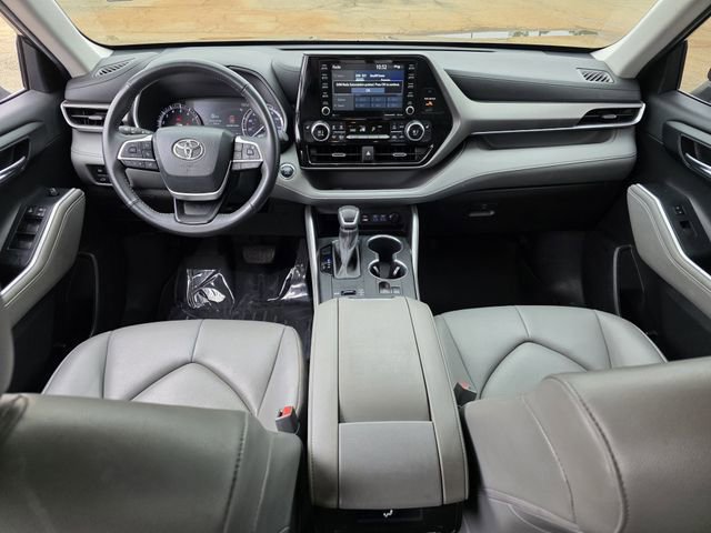 Used 2022 Toyota Highlander XLE image 8